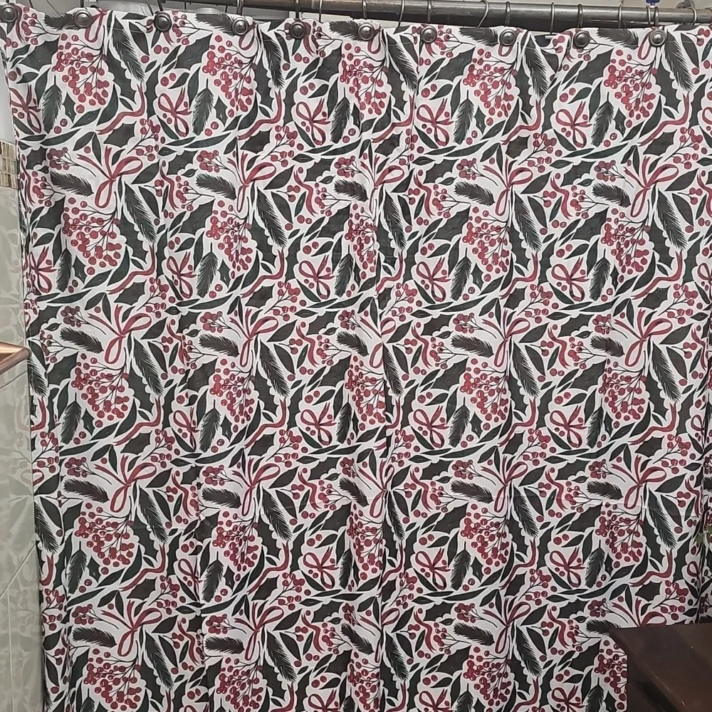 Flowers Showers Curtains Excellent Condition